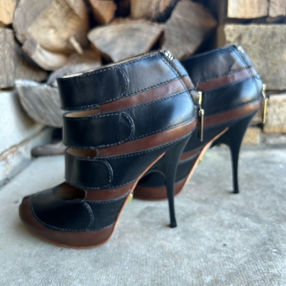 L.A.M.B. Peep toe black & brown leather cut out ankle boot heel Sz-7.  G - Picture 4 of 11